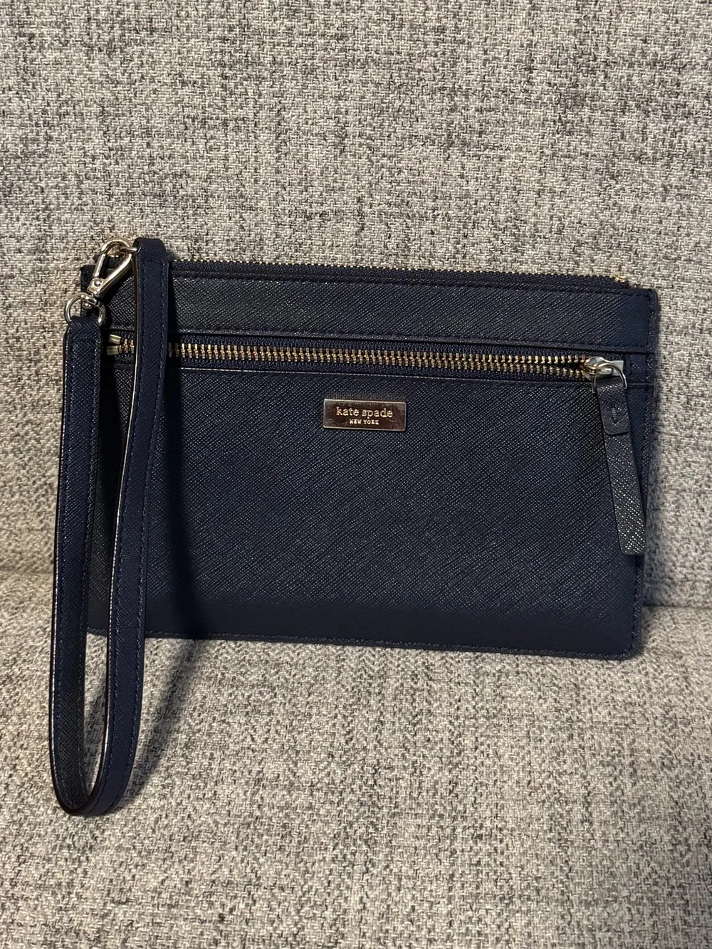 kate spade navy wristlet